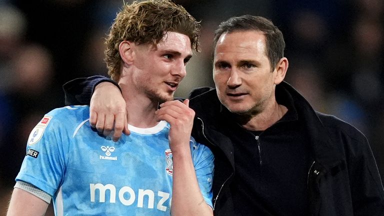 Coventry head coach Frank Lampard speaks with Jack Rudoni after the Championship win over Derby