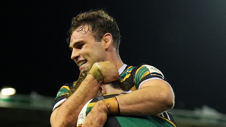 Archie McParland  celebrates with Josh Kemeny after scoring a try